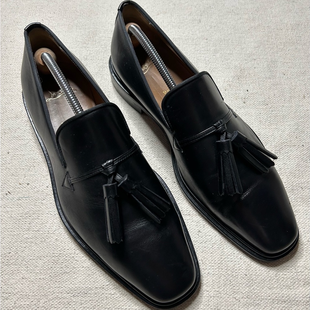 Christian Louboutin - Picture 4 of 9